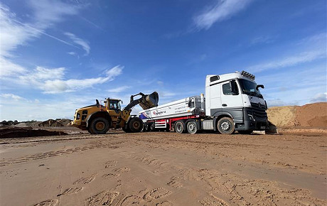 Introducing Our New Artic Tipper: Aggregates R Us' Latest Fleet Addition